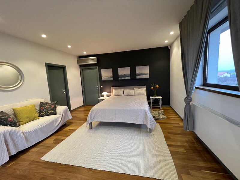 Gulia, 3 km de Buftea, inchiriere vila lux